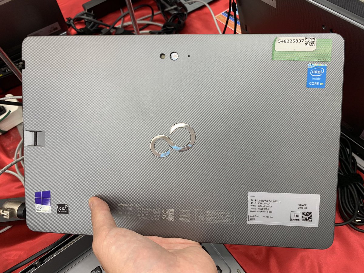 PCcomfullAKB4's tweet photo. 今週の秋葉原4店舗共通セール!
④【ArrowsTab Q665/L】
Core M搭載のWinタブ!
動画視聴やネットサーフィン等の軽作業に丁度いい構成🤗
FullHD液晶搭載なので、十分キレイ✨
オモチャとしてもピッタリ👍
※保証なしとなります。
在庫は80台!
#富士通 #ArrowsTab #Q665 https://t.co/J5W1eQsmSC