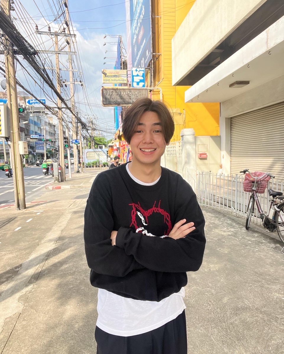 อยากเลิกเป็นตัวของตัวเอง แล้วไปเป็นของใครสักคน
#chinophichit