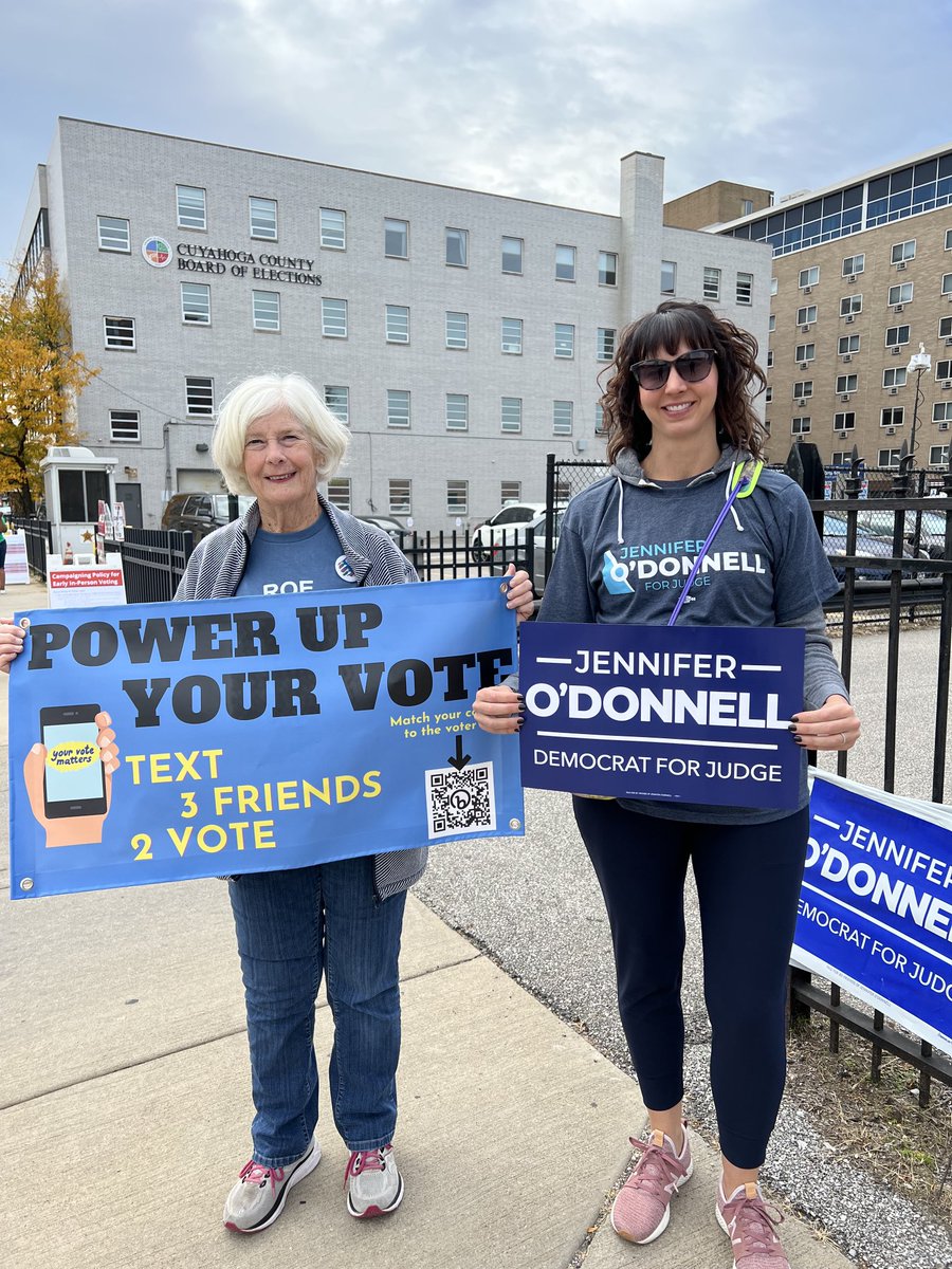 CuyahogaDWC's tweet photo. Early voting is here. Vote for Democrats up and down the entire ballot. Remind 3 friends to vote too. Letโs turn #OhioBlue. So much at stake, every vote matters. โฆ@MTV_NEOโฉ โฆ@CuyahogaDemsโฉ https://t.co/gPtK6Aasrp