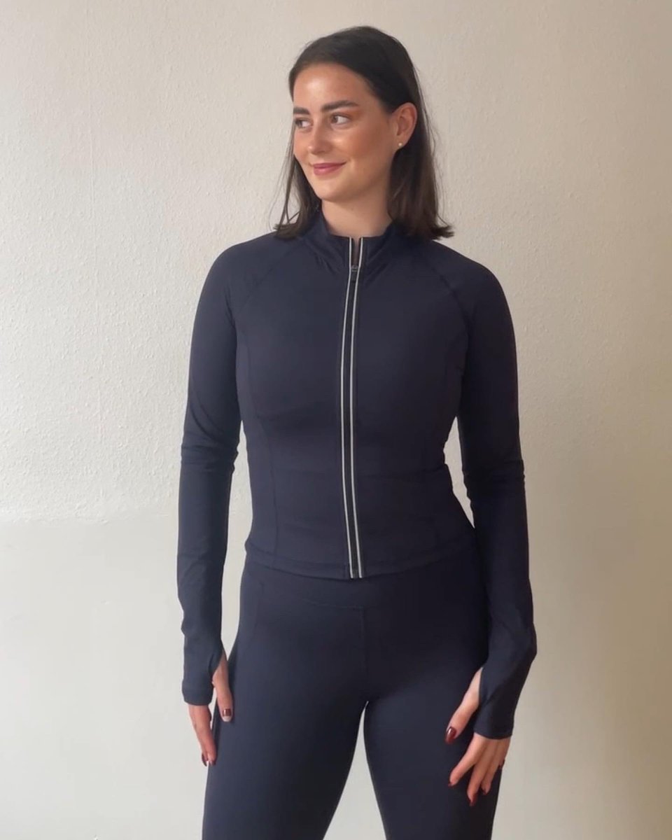 theanongymgirl's tweet photo. BBL JACKET OF DREAMS @WEARETALA
Discount ‘anon10’🫶
https://t.co/9PDWybzhGJ #fitness #activewear #bbljacket https://t.co/zqe4H7zhVh