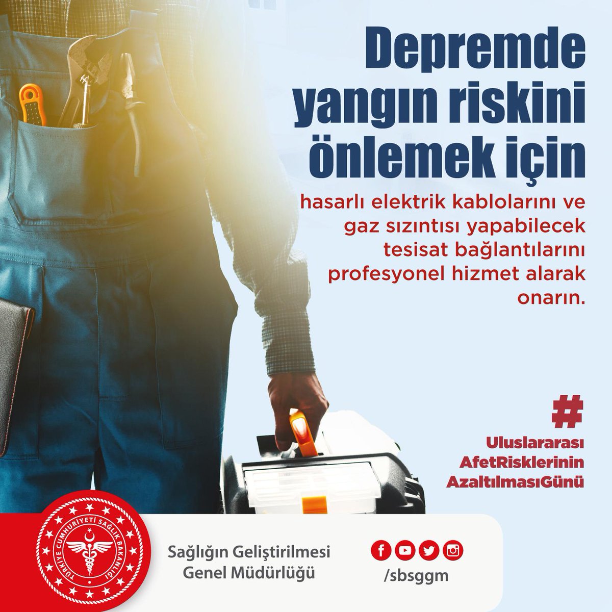 Depremde yangın riskini önlemek için hasarlı elektrik kablolarını ve gaz sızıntısı yapabilecek tesisat bağlantılarını profesyonel hizmet alarak onarın. #UluslararasıAfetRisklerininAzaltılmasıGünü