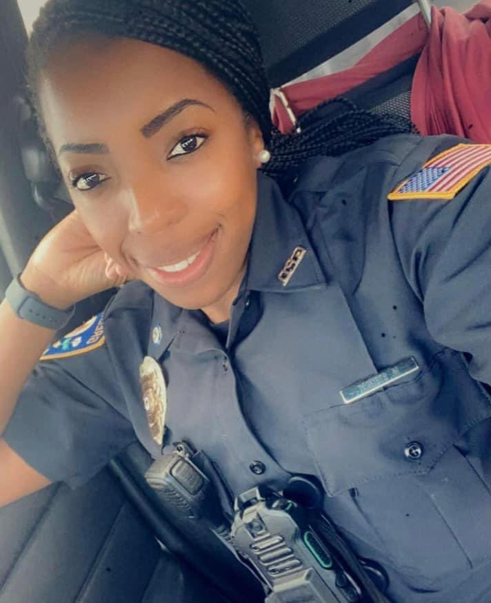 OnPatrolK9's tweet photo. Police detective shot and killed in the line of duty; MBI investigating 
😢An officer and a mother. RIP, Detective Myiesha Stewart, Greenville Police Department, MS🇺🇸💙
https://t.co/rxqYG3r9Ou
#ThinBlueLine #dog #K9 #police #WaronDrugs #OPLive #OnPatrolLive @OfficialOPLive https://t.co/HJbz9bVgGV