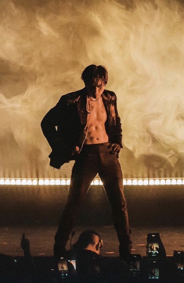 b_arklee's tweet image. yung totoo kpop pa ba to o adonis