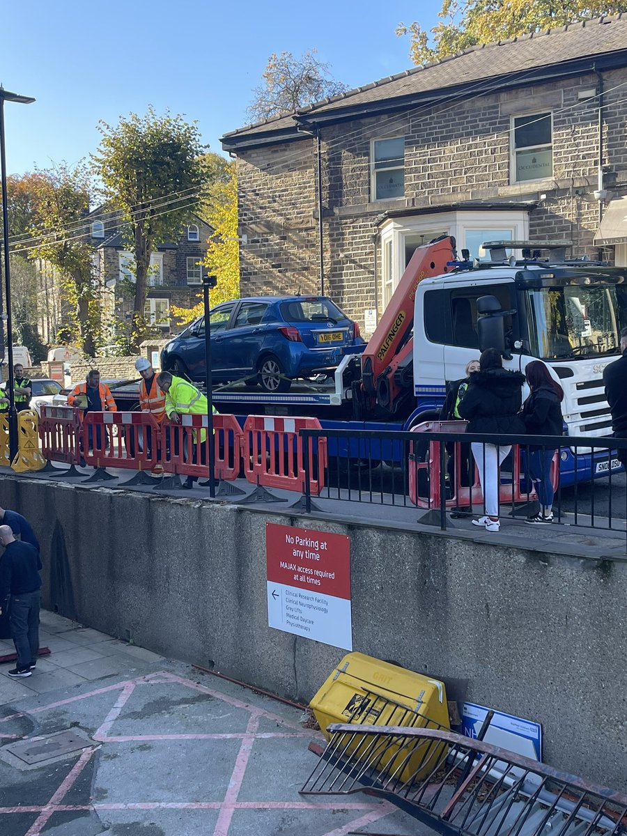 sheff_central's tweet photo. Officials at the scene state the driver is fine, with the car taken away by authorities moments ago. 

#Sheffield #SheffieldCentral #SheffCentral https://t.co/R4DBhPYmzt