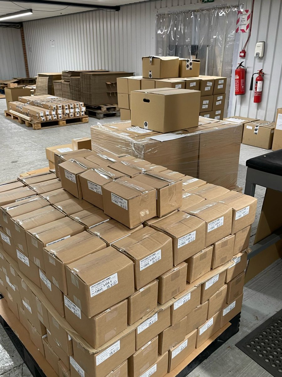 Great to see another batch of Artech Lighting heading off to clients in the Middle East.

...and no sooner have these ones been loaded onto the transport, than we start packing up the next shipment! <a href="/MadeinBritainGB/">Made in Britain</a> 

#ukmfg #ukmanufacturing #madeinbritain