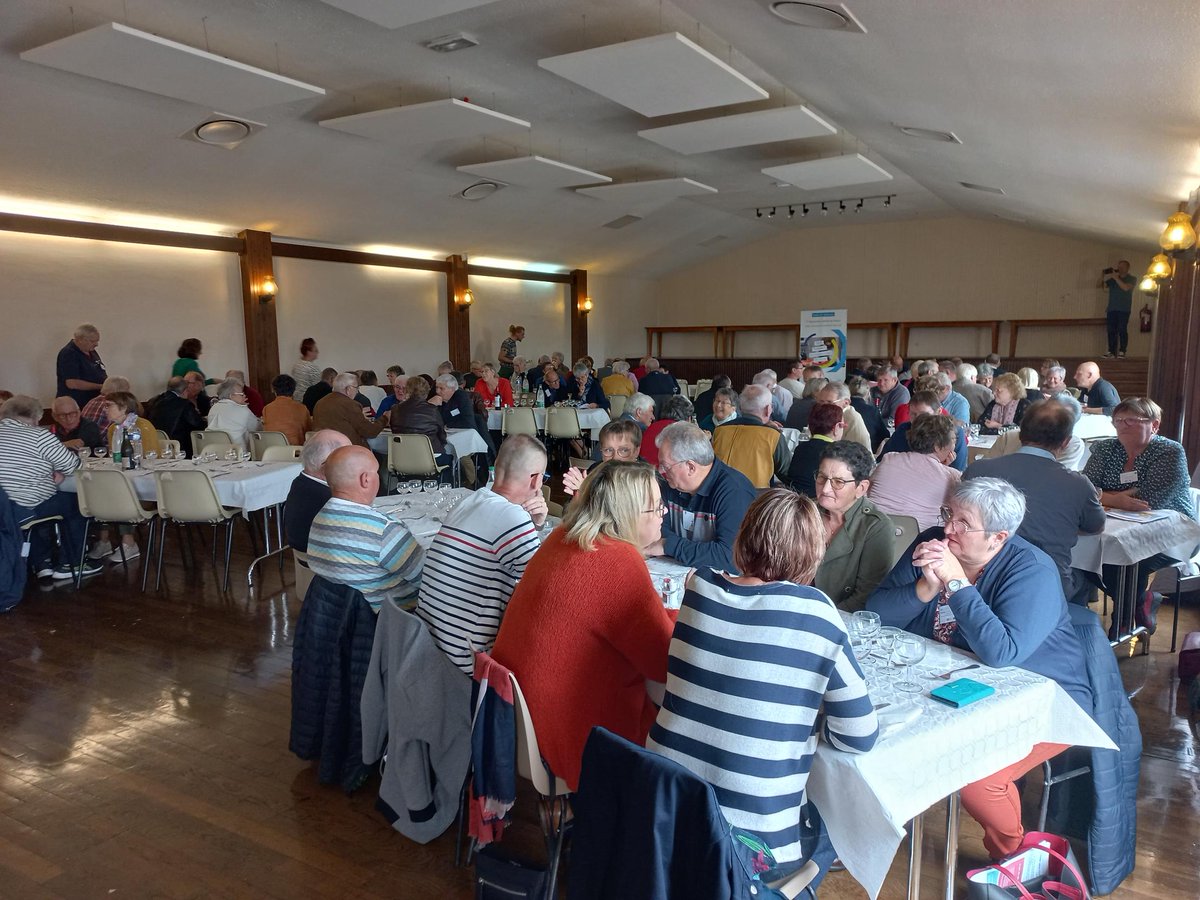 Aujourd'hui, se tient la rencontre annuelle du réseau Solidarité Transport : plus de 100 chauffeurs #bénévoles du #Calvados et de la #Manche sont réunis. Au programme : repas puis théâtre forum sur l' #Engagement bénévole en tant que chauffeur bénévole. <a href="/FR_Normandie/">Familles Rurales Normandie</a>🚗🤝🛣️