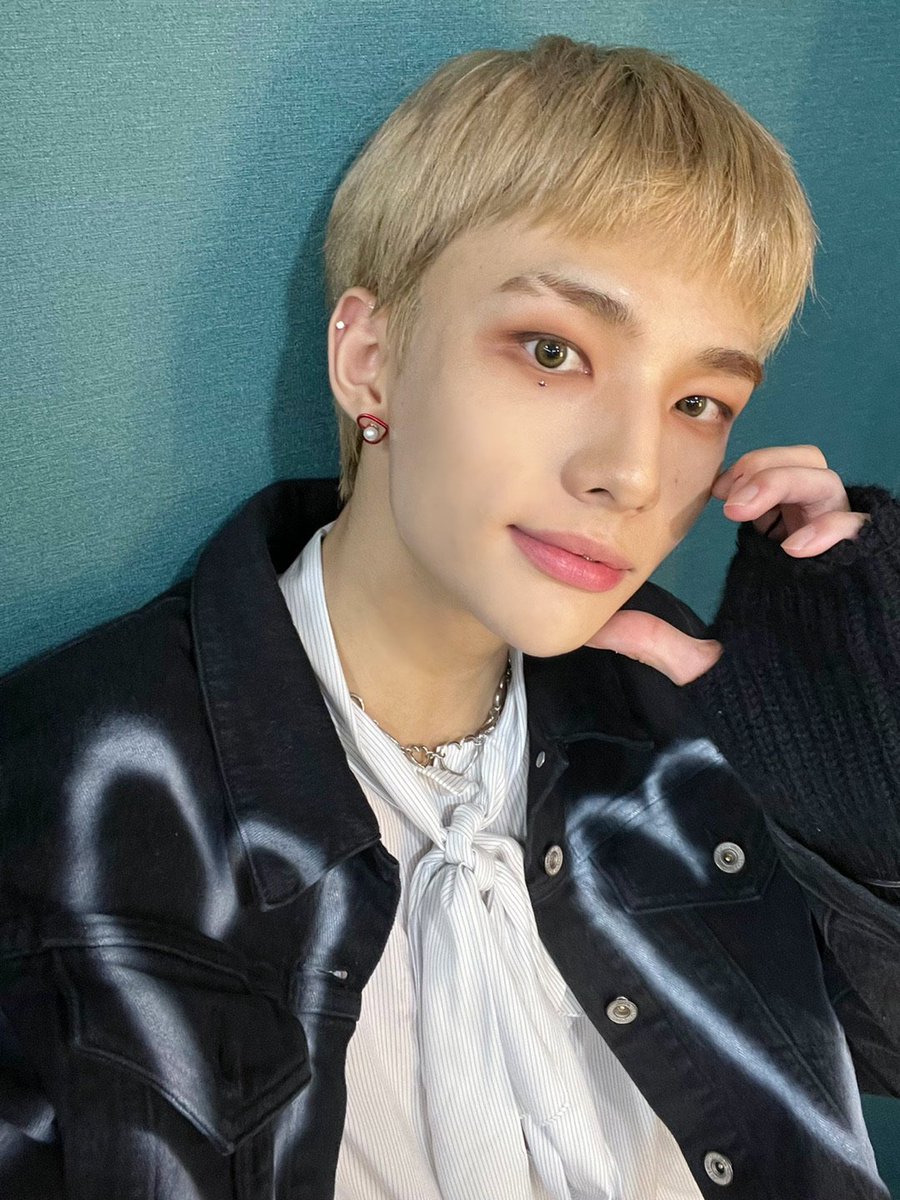 hyunjinpost's tweet photo. 💭 update https://t.co/ofOcmRemJF