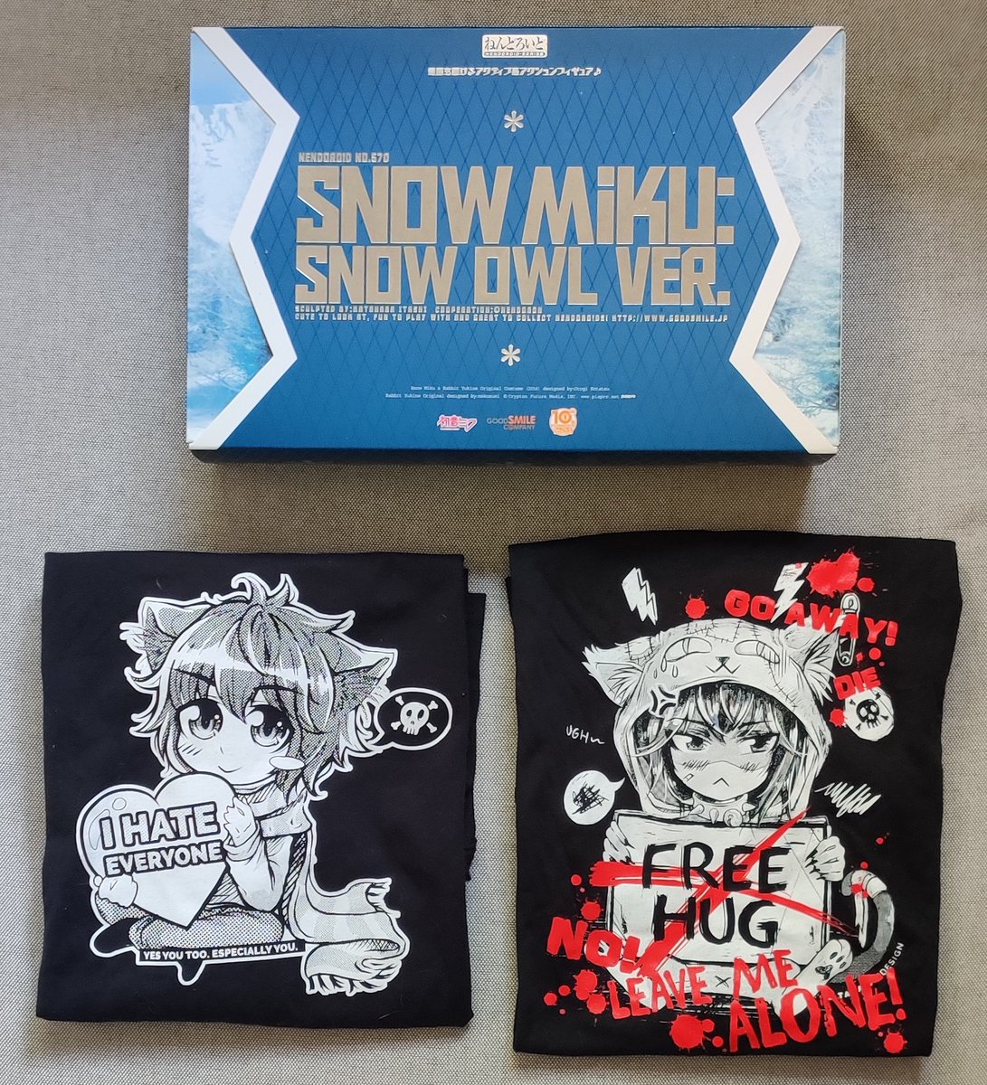 MashiroShiina87's tweet photo. Die Snow Miku ist von der lieben @XMalle danke nochmal dafür ❤️
Und von Tamaishi gab es zwei coole T-Shirts 😎🤭
#conloot #connichi #SnowMiku #Nendoroid https://t.co/Znr1nuFtff