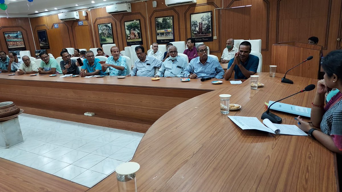 bmcbbsr's tweet photo. The #PublicInterface meeting of ward nos-57 & 58 was held today.
Hon'ble Mayor, Deputy Mayor, local Coporator & Team BMC interacted with the representatives of the ward. Ward development discussed with community participation & their grievances were noted down. https://t.co/o3Y56rlaQ2