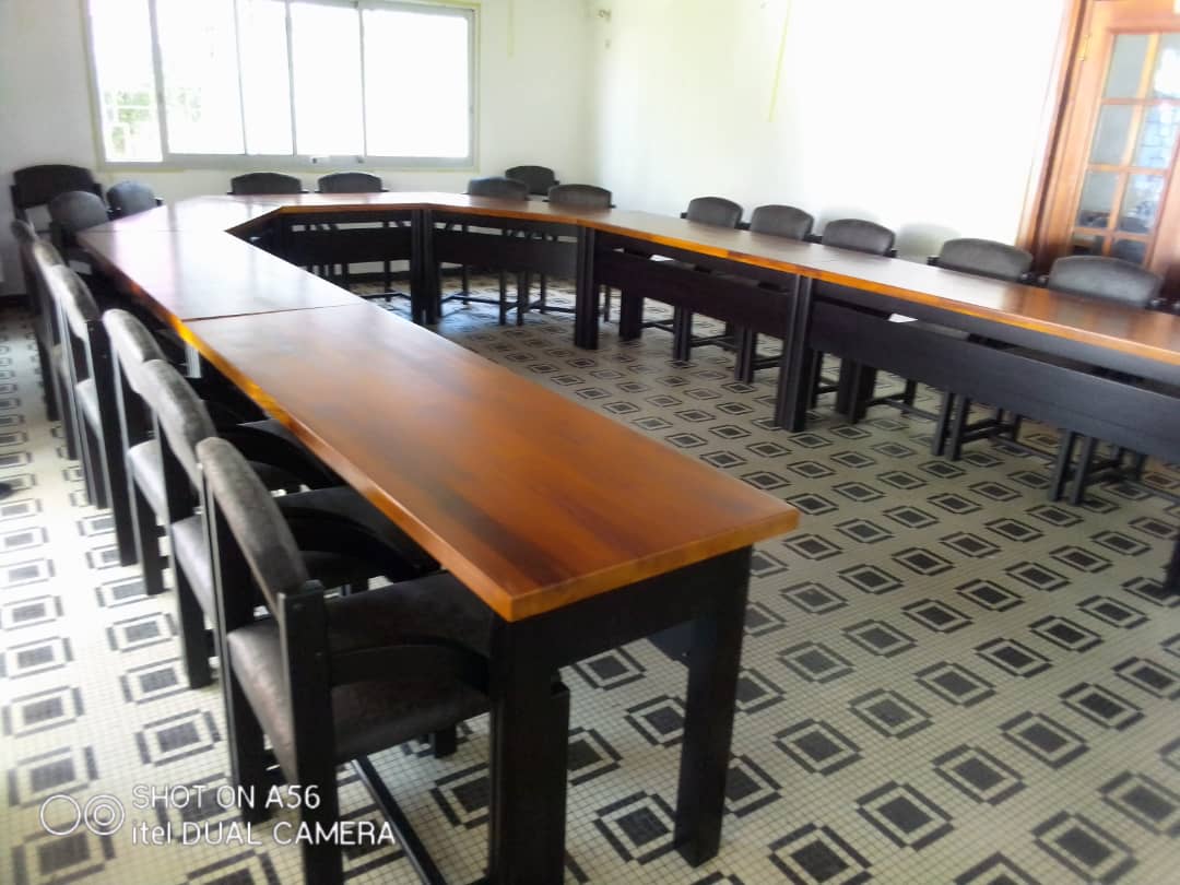 EngbassiW's tweet photo. Nous façonnons le bois selon vos désirs.
Parceque pour nous l'or est dans le bois.
Table de conférence pour vos réunions en entreprise.
Commandez maintenant !!
Yaoundé Cameroun
696621200/652480730 https://t.co/n40z91tw4i