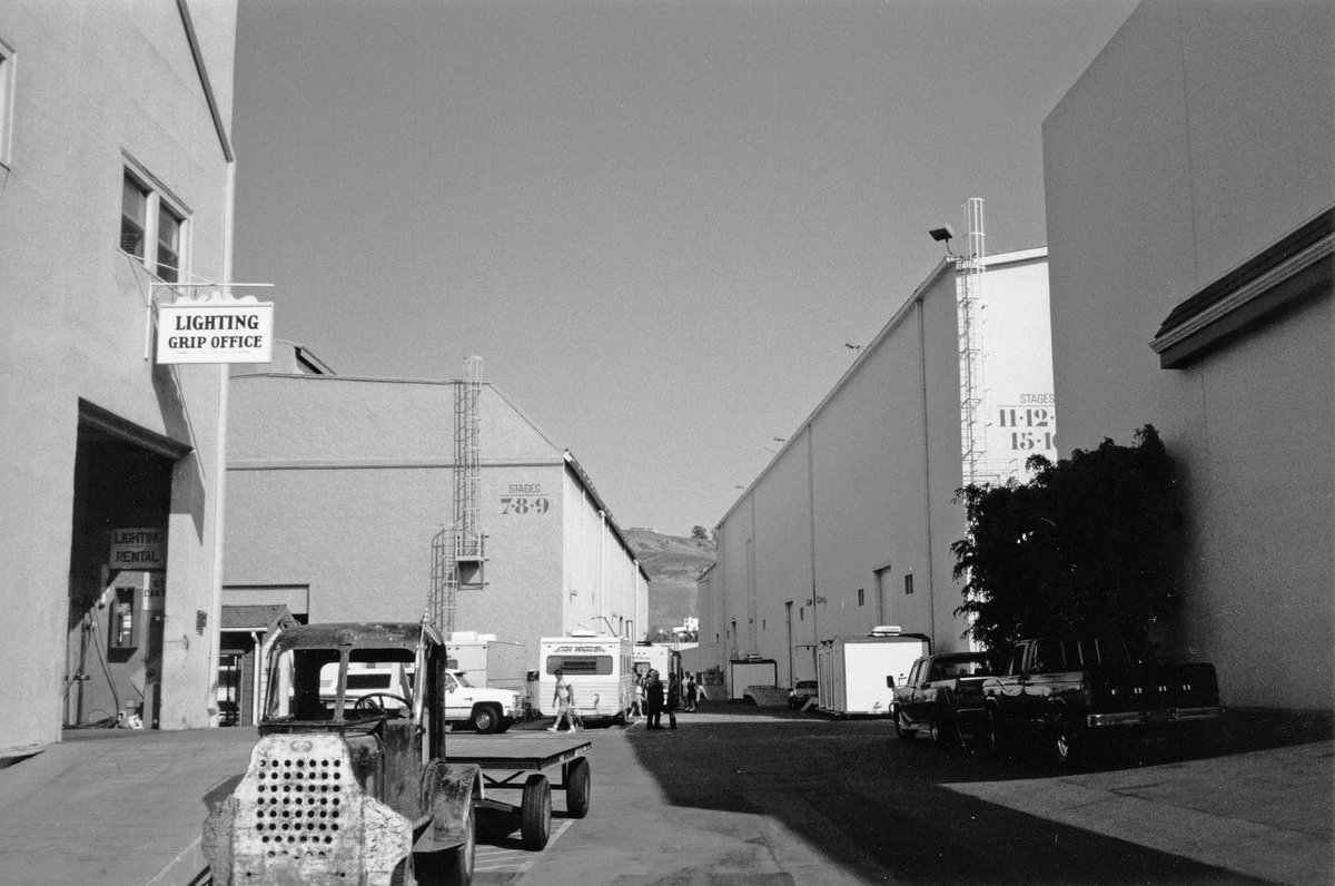 CulverStudios's tweet photo. The Culver Studios South Lot Stages 1990 vs 2022
#TheCulverStudios #theculversteps #culvercity #culversteps #Hollywood #LosAngeles #Movies #ProductionMovies #Production https://t.co/rzyMiOPjfs