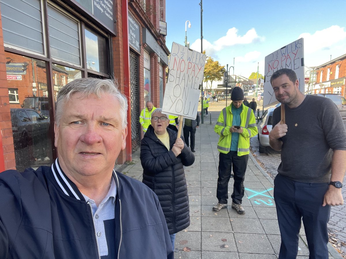 neilsmithgmb's tweet photo. Great turnout from ⁦@gmbnwi⁩ members on strike at Polyflor in Radcliffe ! Our door is open if needed ! ⁦@PaulMaccaGMB⁩ ⁦@claytongirl1⁩ https://t.co/kWup1GnzA6