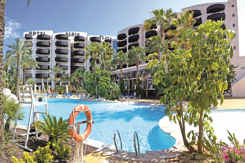 Triangletravelc's tweet photo. ๐ Christmas in the Sun 2022 ๐
๐
19th Dec 2022 - 7 & 11 Nights
#lowcostholidays #uktraveldeals
โผ๏ธPrices from ยฃ261pp - B&Bโผ๏ธ
๐4โ Albir Playa Hotel & Spa
Fly from Belfast
๐งณ22kg Luggage & Transfers
More Info/ Book Me โฌ๏ธ
https://t.co/G0xuQqR4e0 https://t.co/TVuzYjBsEe