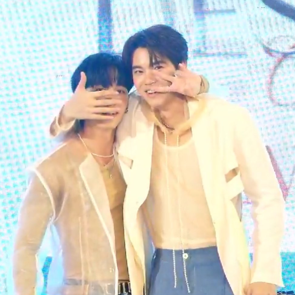 มือพี่หยิ่นใหญ่เท่าหน้านุเร้กเลยอะ ชั้นเขิน เกินพุยมุ้ย