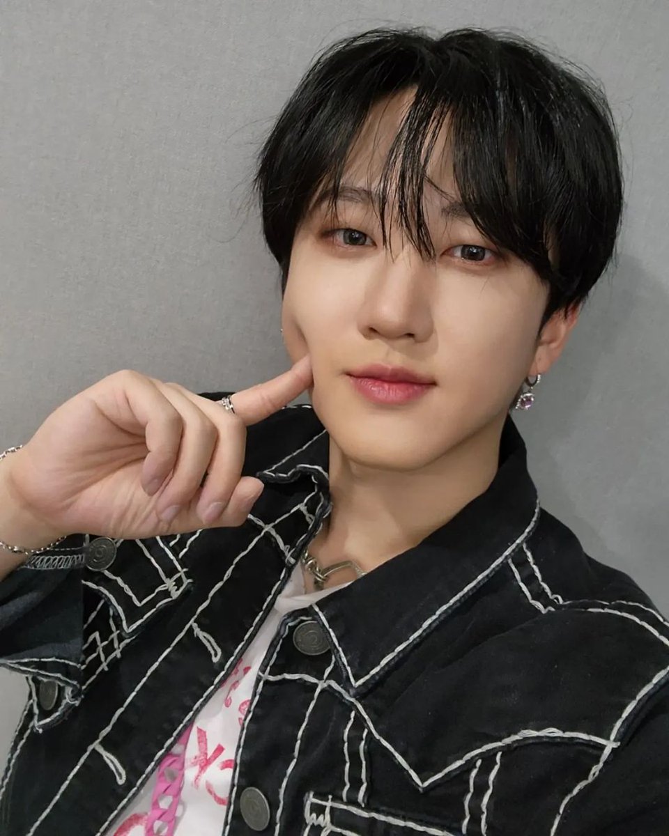 always #1 no matter what 🖤

#changbin #창빈 #チャンビン #dwaekki #🐖🐇 

#StrayKids #스트레이키즈 
<a href="/Stray_Kids/">Stray Kids</a> #YouMakeStrayKidsStay
