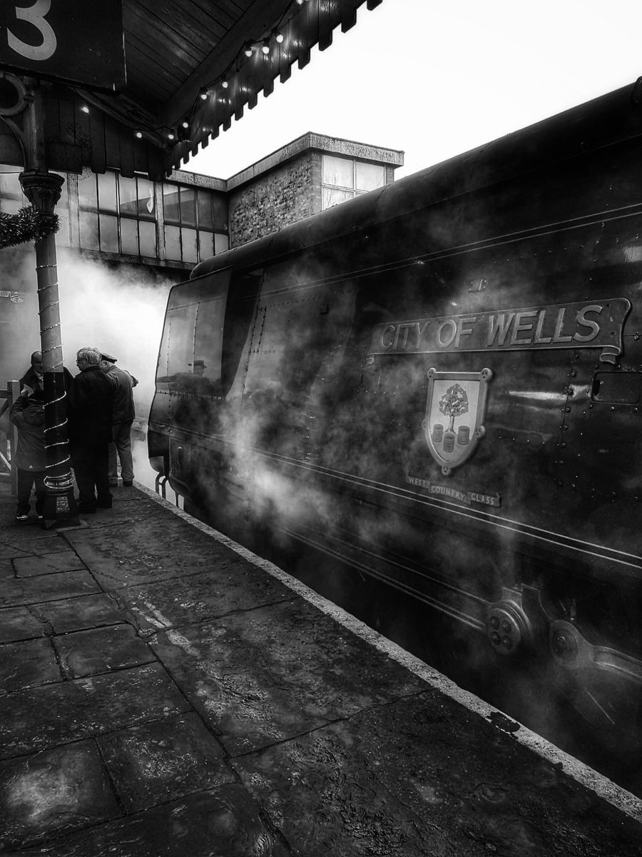 joymarie_h's tweet photo. #bnwphotography #bnwtravel #bnwtransport #bnwmood #bnw #amatuerphotography #bnwtrain https://t.co/7Zz4fwkM8g