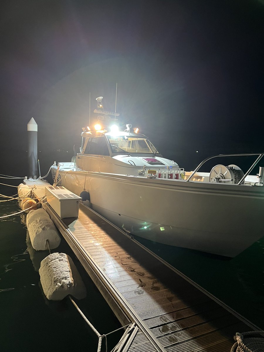 achande5's tweet photo. 今シーズン初のティップラン🦑
海は大荒れ🌊爆風🌀でしたが何とか釣れたー🎣 #フィッシングボートACE 
 #和歌山  #海南  #ティップラン   #和歌山ティップラン  #アオリイカ  #和歌山マリーナ  #船釣り  #楽しかった https://t.co/KjIxownvLr