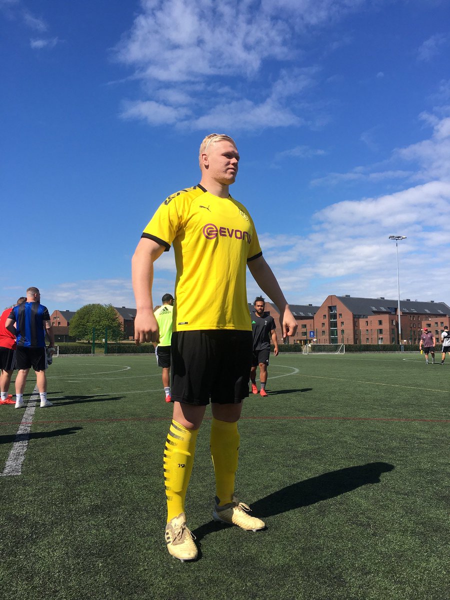 Chris Oliver tweet media