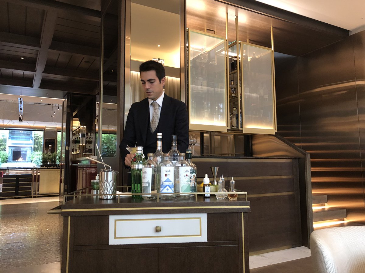 salsadechiles's tweet photo. El rey de los cócteles. Donde esté un dry martini. En Saddle. https://t.co/ga5sxf1efu