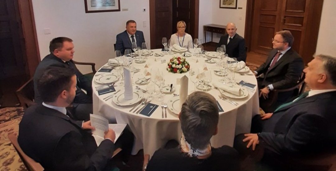 Предсједник <a href="/MiloradDodik/">Милорад Додик</a> састао се данас у #Budapest са мађарским премијером Виктором Орбаном.

skr.rs/zkY1