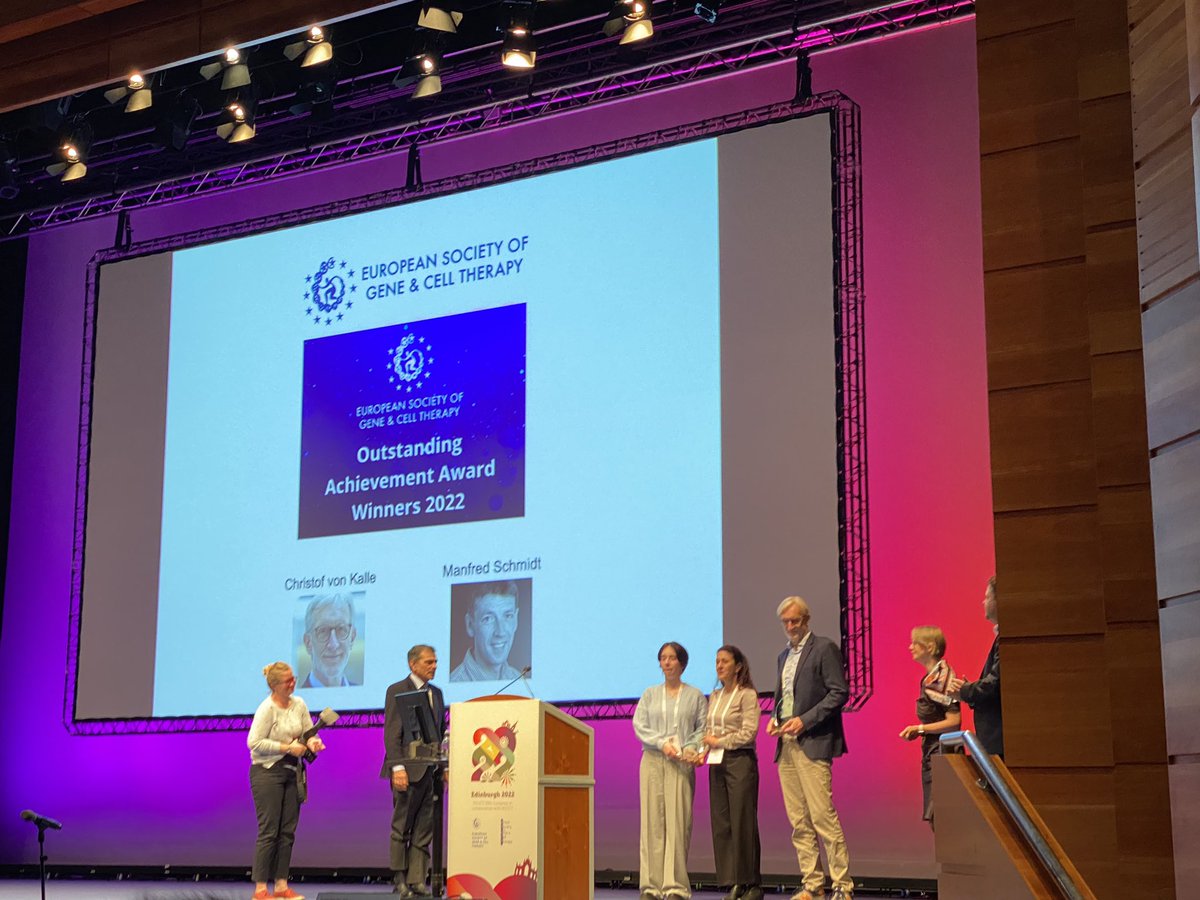 michael_duerr's tweet image. Outstanding Achievement Award 2022 #ESGCT2022 goes to Christof von Kalle #BIH @berlinnovation and to Manfred Schmidt posthumous to help leveraging the potential of #LMPCR by enabling studies of viral integration/viral vector tracking in #GCT. Very emotional ceremony!