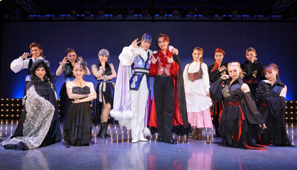 hidemihigashi's tweet photo. 2022.10/11(火)11:30
#LEGENDARYSTORY
#王家を継ぐ者たち
#ハウステンボス 千秋楽(朝公演)
写真撮影①~④
#歌劇ザ・レビューハウステンボス
#チームフラワー
#碧海澪
#紫城けい
#みれい蘭
#天乃愛理
#舞音帆乃佳
#麗心花
#花このみ
#大翔なお
#七星アリス
#花純舞星
#優音颯来
#叶翔紫絢 https://t.co/zsZh9lUrTM