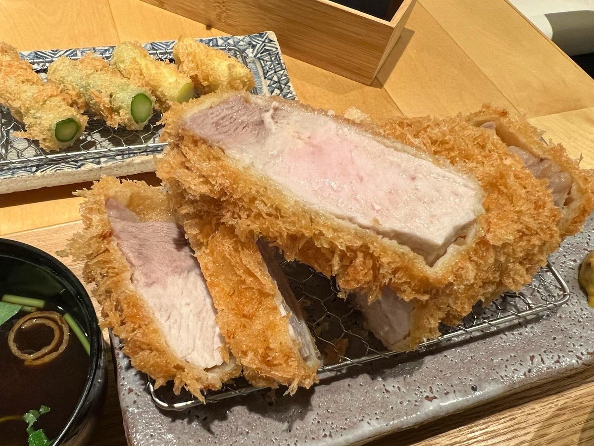 hide0840's tweet photo. 逗子のひこのやで特上リブロース定食
美味しかったー🙏 https://t.co/GT02a5Ldyq