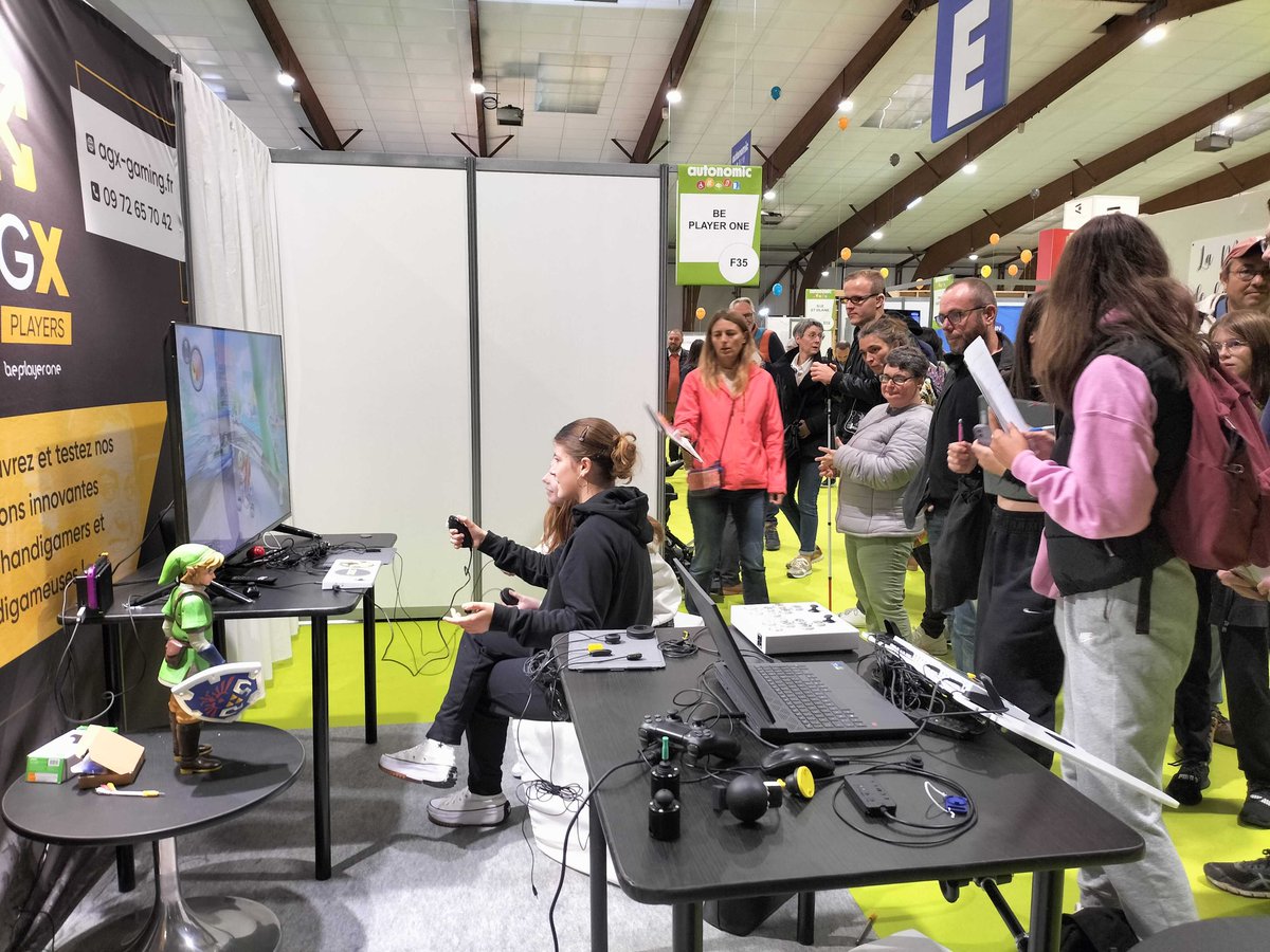 be_player_1's tweet photo. Plus que quelques heures pour rencontrer l'équipe AGX à Rennes à l'occasion du @SalonAutonomic ! Sous l'œil bienveillant de Link, venez tester nos matériels dédiés aux joueurs et joueuses à besoins spécifiques. On vous attend stand F35 !
#A11Y #Inclusion #Handigaming #JeuxVidéo https://t.co/fN0MMRtSeG