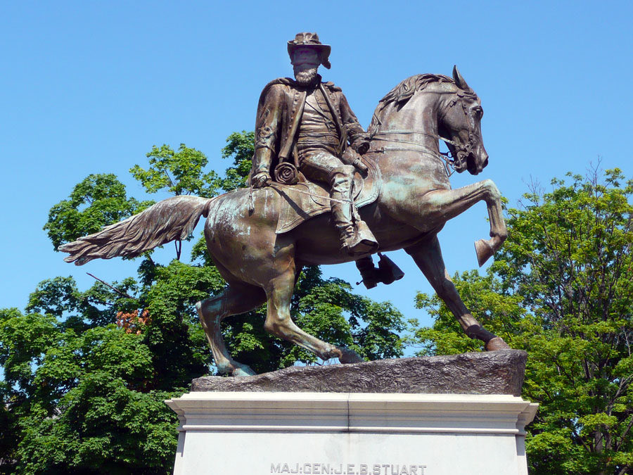 jjfThompson's tweet photo. Monument Avenue was conceived during a site search for a memorial statue of General Robert E. Lee after Lee's death in 1870. Richmond citizens had been wanting to erect statues for three Virginians who had helped defend the city.
#saveourmonuments https://t.co/YMBy0B84Un