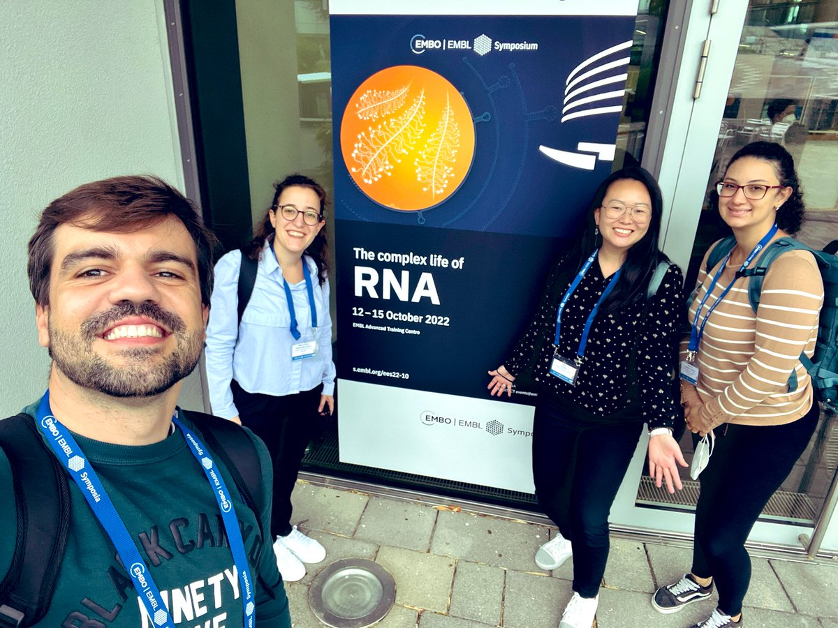 jcquilles's tweet photo. Learning a lot during the #EESRNA with such amazing talks on RNA field at @EMBLEvents and of course, I found some latin americans 🤣🇧🇷🇦🇷 https://t.co/69Lqqy7cjY