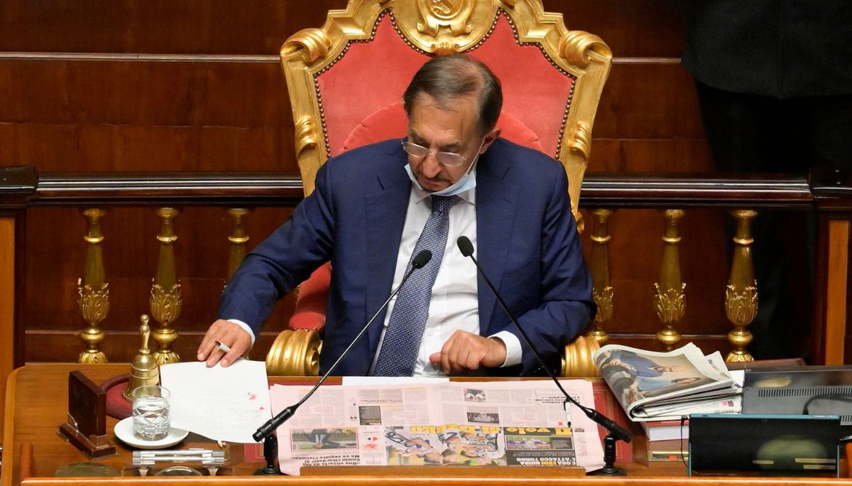 lostoricodelweb's tweet photo. FINALMENTE UN PRESIDENTE CHE LEGGE... AH MA È LA GAZZETTA

#LaRussa #Gazzetta #13ottobre https://t.co/bNnKT9VfUK