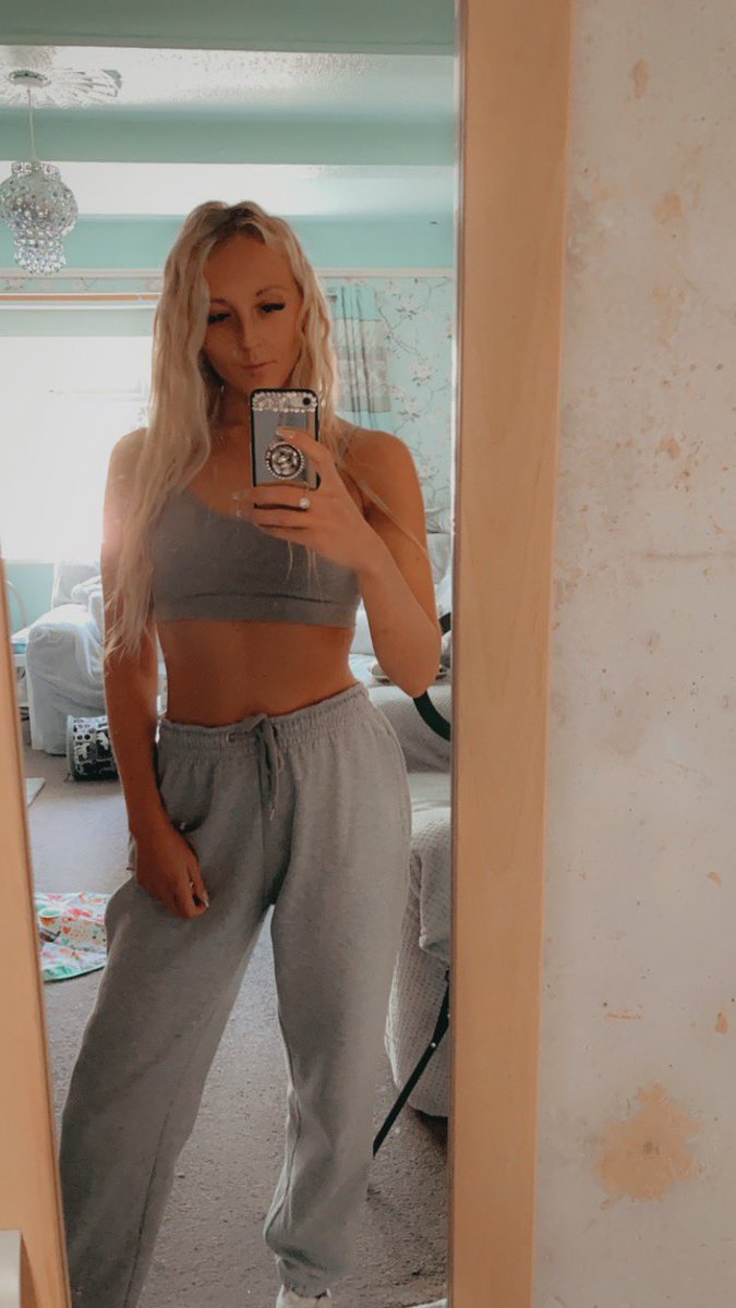 AliMarzOx's tweet photo. Joggers kinda day.. https://t.co/ItSIUpzPor