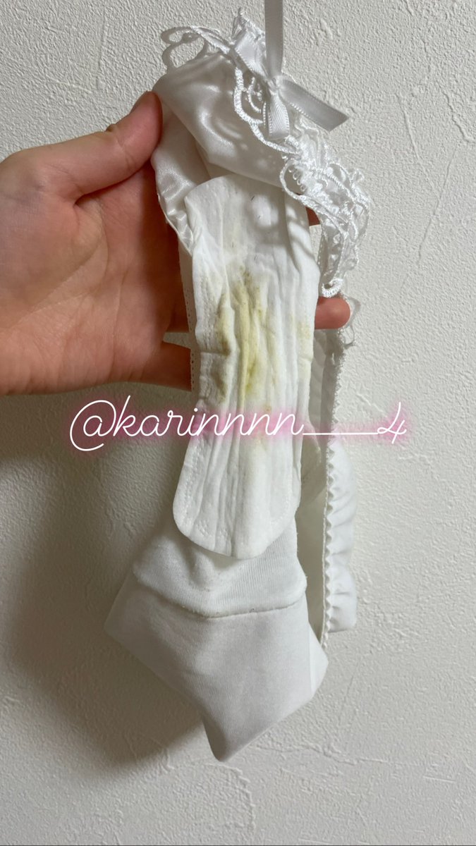 karinnnn____4's tweet photo. 欲しい方いらっしゃいませんか〜😚😚
メニューではオリ/シー550円と記載しておりますが今回価格は500円です！固ツイ・プロフィール拝読の元DMお待ちしております！素敵なお兄様に購入して貰えますように✨✨検討中でもDM待ってます〜💕💕💕
 #オリシー売ります #下着売ります #下着売り子 https://t.co/W8NqOttt67