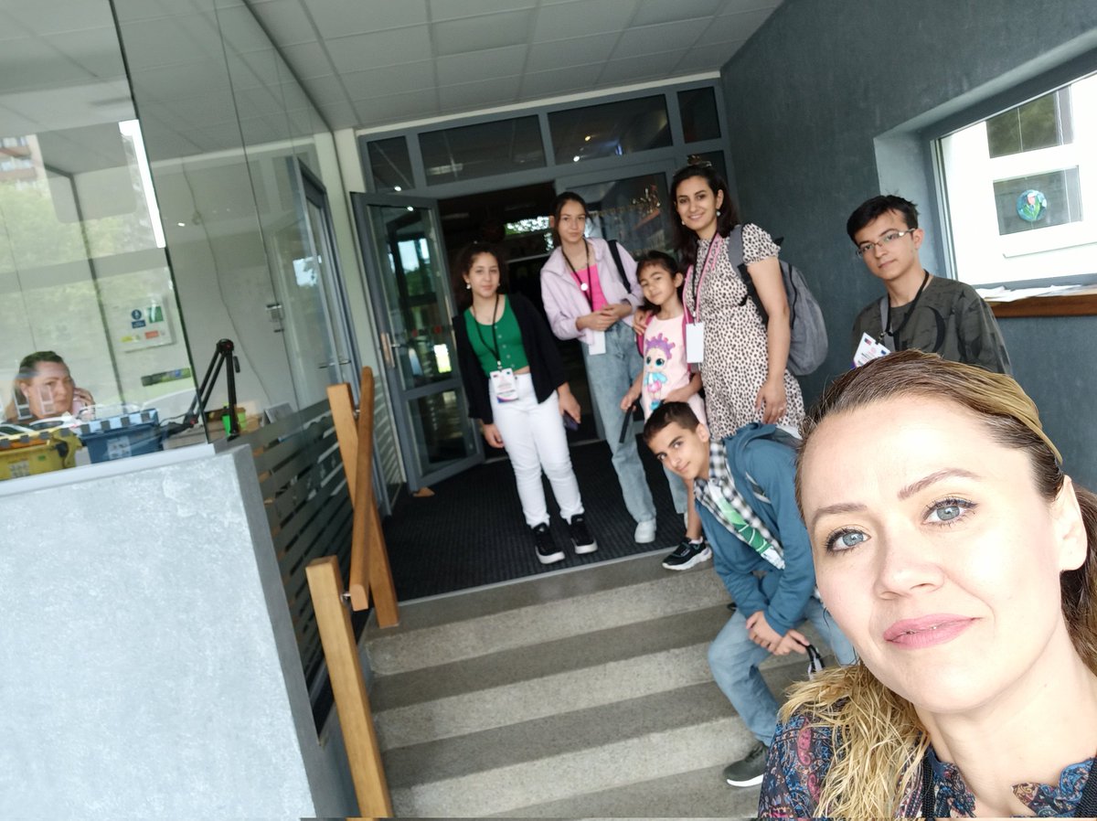 Dilekahin3's tweet photo. Erasmus+ projelerinde deneyimli okulumuz öğrencileri Çekya'daki evsahibi okulumuzda bir hafta boyunca İngilizce eğitimi aldılar.
@aslan_hatice
@argemanisa
@mdikici45
@ulusalajans
@sinem_erdem_
#ErasmusDays2022 #iyikiakreditasyon https://t.co/8TZL9NCLsn