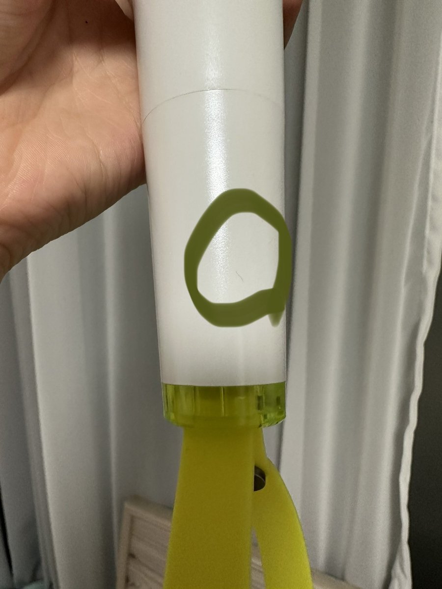 qlgid99's tweet photo. 믐뭔봄 택배비포함 3.2에 양도합니다
 
블루투스 전부 멀쩡하고 손잡이 기스작게 있습니다
오늘 입금해주시면 낼 바로 보내드려요 
작동 영상원하시면 보여드릴수있습니다
#믐뭔봄 #양도 #엔시티 https://t.co/9pvpXOPnhB