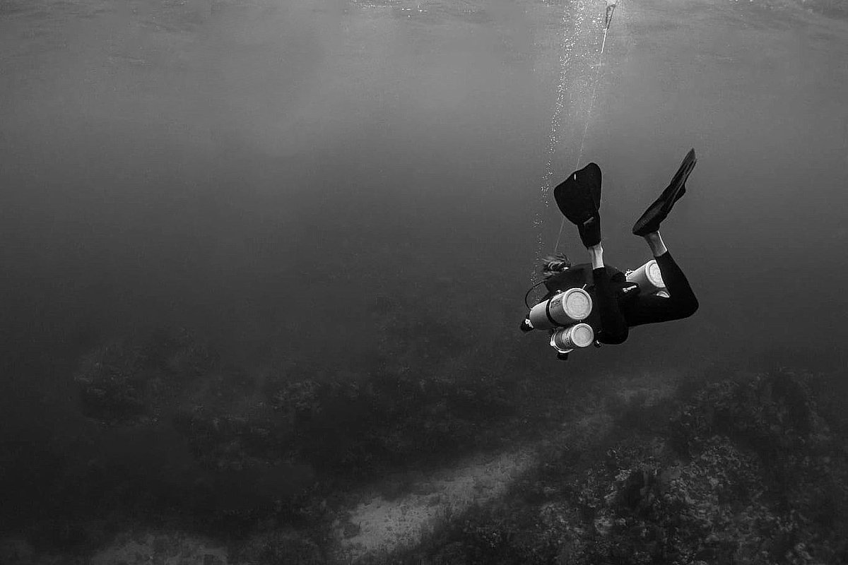 stephenjaynsley's tweet photo. It's been a short while since I done a #tecdive in Sidemount, most of my recent teaching has been backmount and trimix diving. I'm having tec Sidemount withdrawal, feel free to come to utila next week and tec dive with me!!!
#utila #TECutila @PADI @PADITecRec #padi https://t.co/neLqhuSIeN