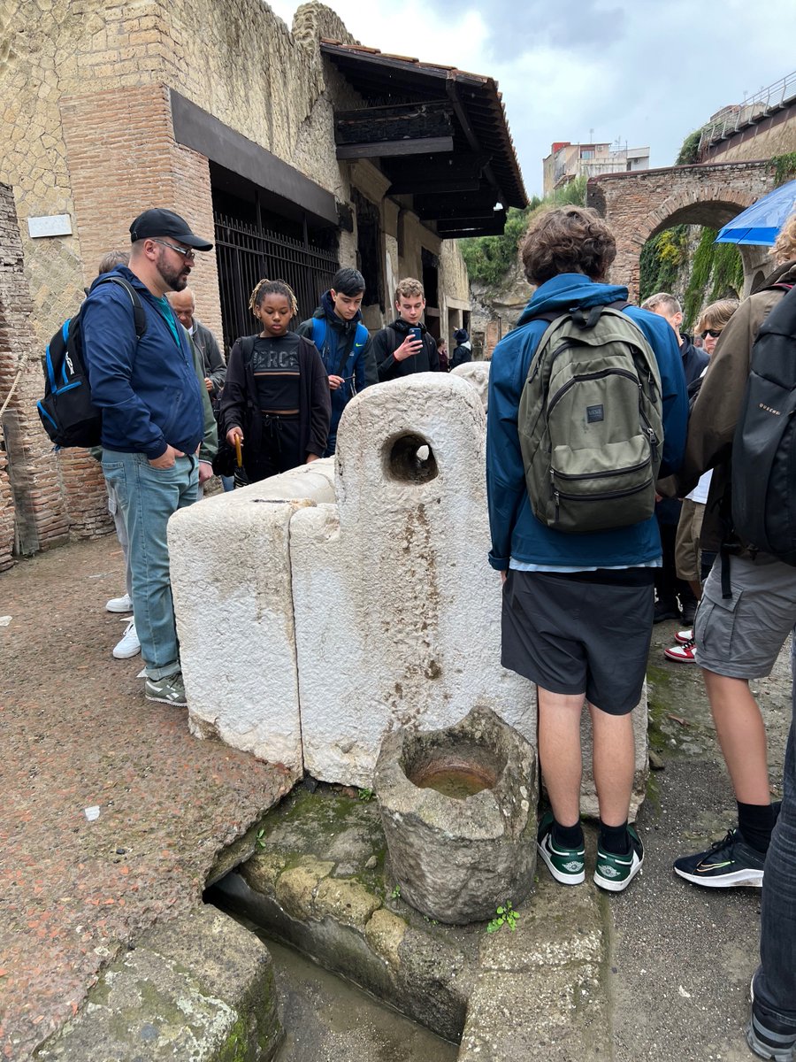 Day 3 of the classics trip to #Italy. Today’s exploration -Herculaneum, investigating the ancient city which has more preserved artefacts than Pompeii. #latininscriptions #mosaics #archaeology #ClassicsTwitter #ClassicsforAll @classicsforall