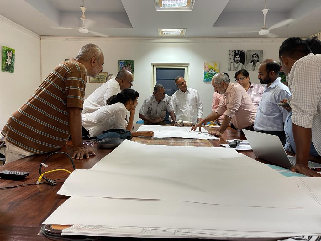 Marathon discussion going on from 10 between ATDC and CPWD. We will have first natural patterned mobility corridor. Worth the wait 😊

#auroville #aurovilletdc #aurovillearchitecture #aurovilleindia #pondicherry #india