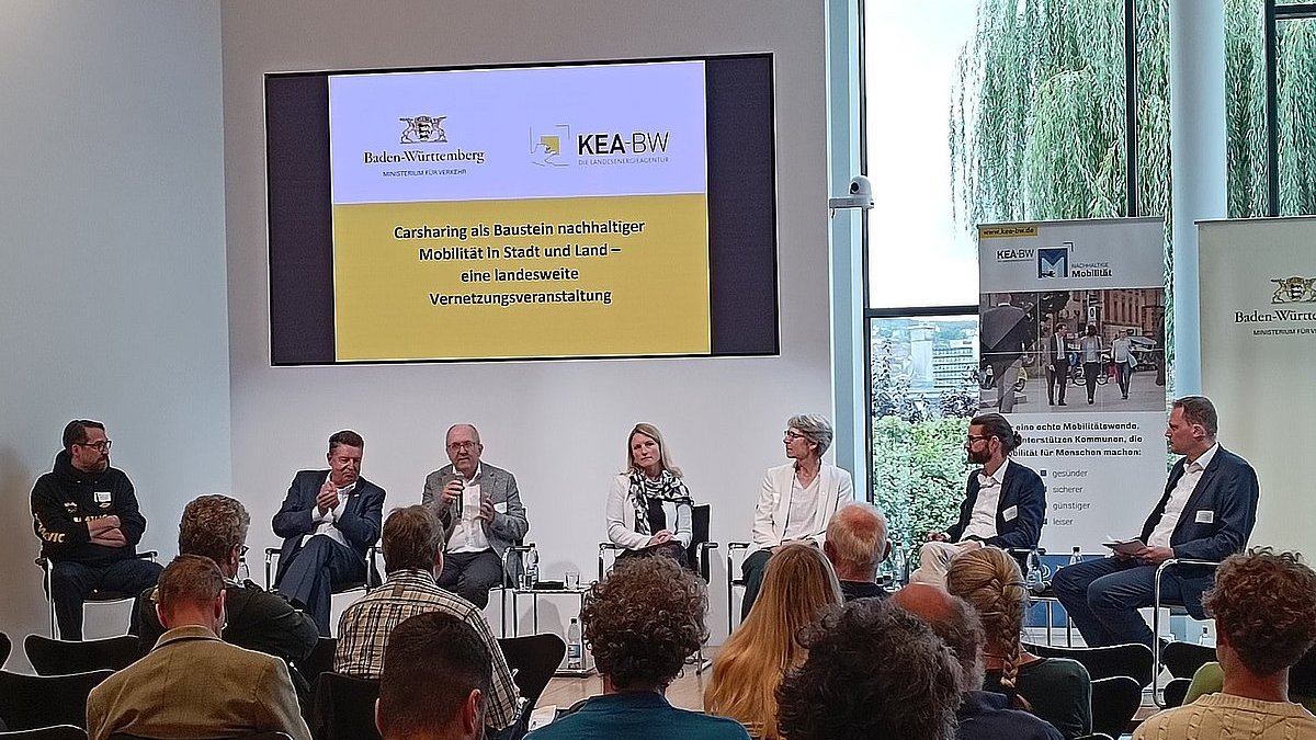 Option_21's tweet photo. Great Talk of @twilfgang at that #Stuttgart event!
Looking forward to more collaboration!
@mitfahrverband 
https://t.co/nH1QaiXYSx https://t.co/l4DsJWjEJ8