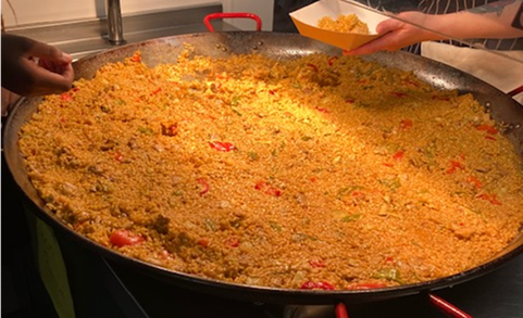Recently, @AlsopRESPECT20 held an open evening with a taste of #Spain Students served a huge paella prepared by a local restaurant to prospective parents, carers and young people at their re-created eating house, 'Alsop Casa de Comidas'. 👇 tinyurl.com/2d9zw7uw