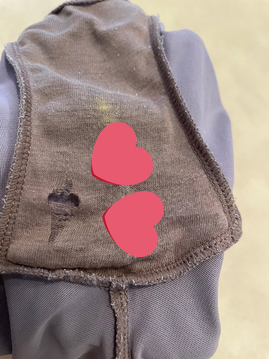 TlCh2t's tweet photo. 実母使用済み
カピカピなってました🤤
いいねRT多ければ公開したいとおもいます！！

#下着晒し #下着買います #熟女 #使用済み下着 #母子相姦 https://t.co/MwWvD9fgfF