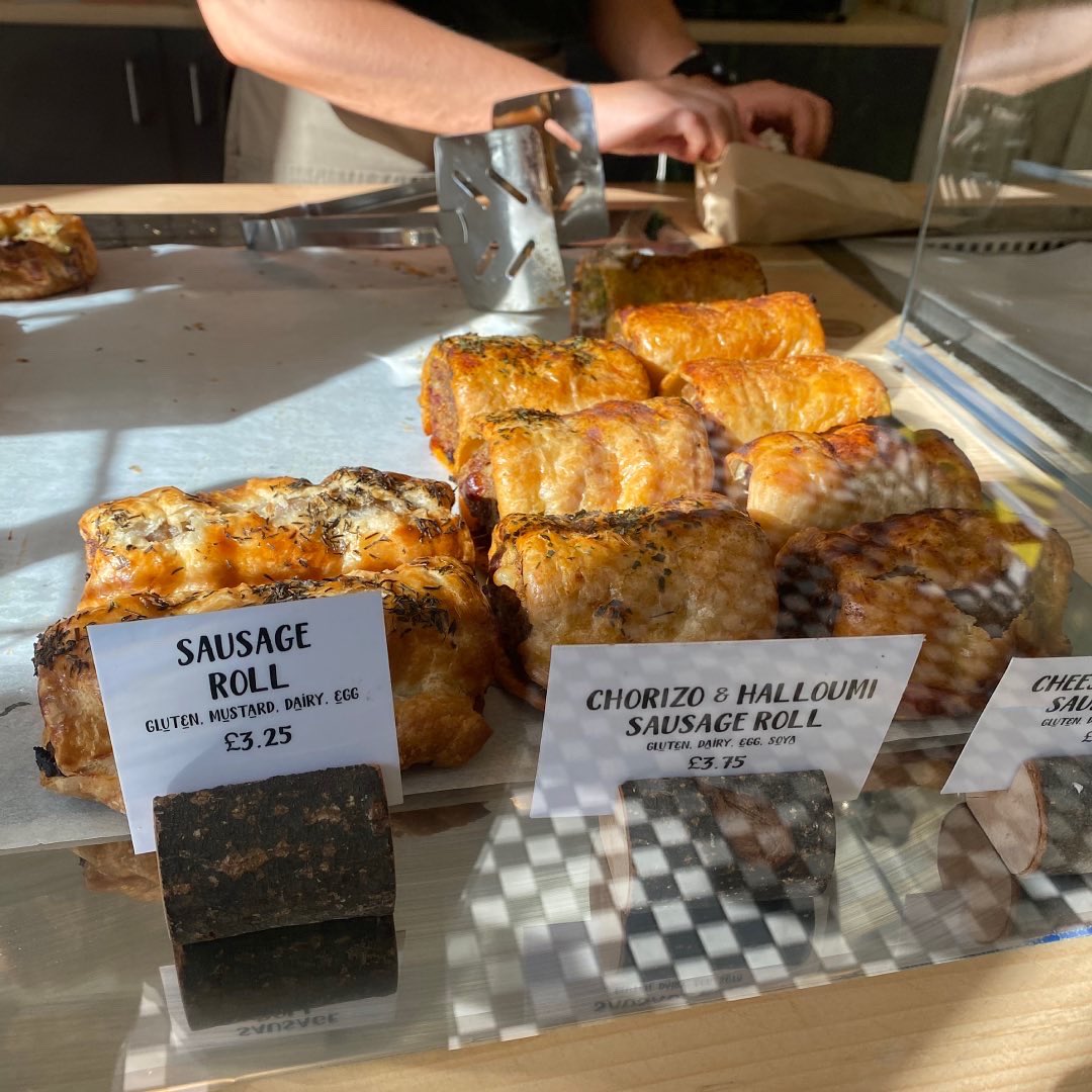 PlymReview's tweet photo. The Early Bird Café - They offer an eat in option with a wide range of breakfast and brunch options, and a takeaway option for savoury pastries, doughnuts, and brownies🍩☕️

All their food is home made and of exceptional quality, GO CHECK THEM OUT 💙 https://t.co/lP4aIkoay3