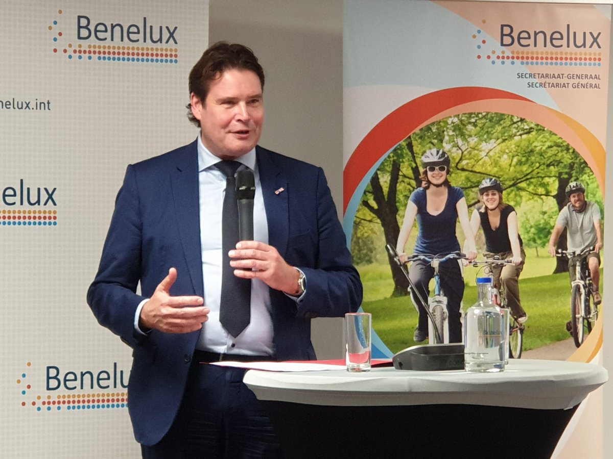 beneluxunion's tweet photo. Dep. SG #FransWeekers welcomes the participants at the #Eurodelta conference in the Benelux House during the #EURegionsWeek. He emphasizes that the #Benelux Union aims to be a forerunner in clean and fast transport, promoting electric mobility and biking #ESPON https://t.co/RldzjWRwF5
