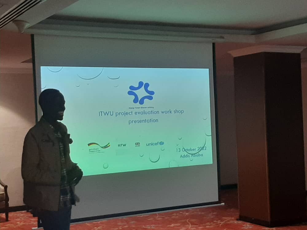 KGoyol's tweet photo. Day 2 of meeting between @UNICEFEthiopia &amp; @KfW_int WASH teams. Itang water system is delivering 4mill lits daily for 240k #Refugees &amp; host community members. Thnks to @BMZ_Bund the scheme is being optimized with #solarenergy.
@UNHCREthiopia 
#LeaveNoOneBehind 
@UNICEFwater https://t.co/xFdTuOYct1