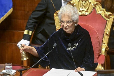 Emozionante e di altissimo profilo il discorso che oggi #LilianaSegre ha consegnato all'Italia indicando strada da seguire e l'antidoto valoriale all'elezione alla Presidenza del Senato di Ignazio La Russa. 
Senatrice Segre grazie. Questo Paese è fortunato ad averti