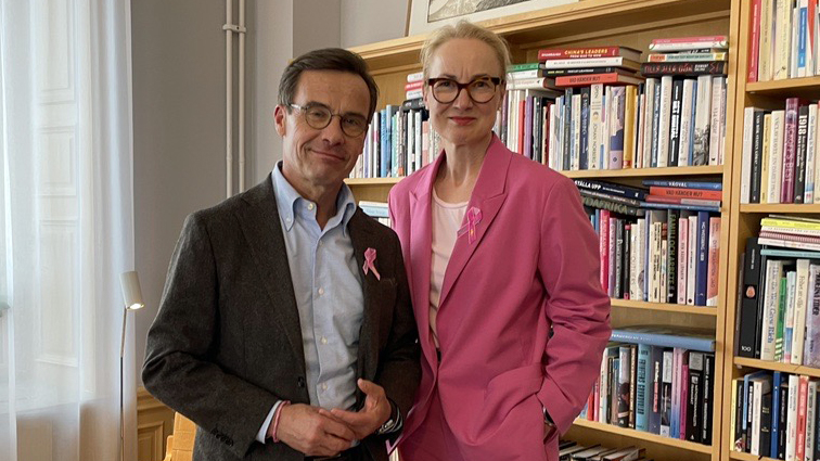 I Sverige finns det mycket kvar att göra för att sluta hälsoklyftorna och besegra cancer. Idag träffade vår generalsekreterare <a href="/ulrikaarehed/">Ulrika Årehed Kågström</a> Ulf Kristersson för att prata om Rosa bandet och vad svenska politiker kan göra för att färre ska drabbas av cancer. <a href="/moderaterna/">Moderaterna</a>