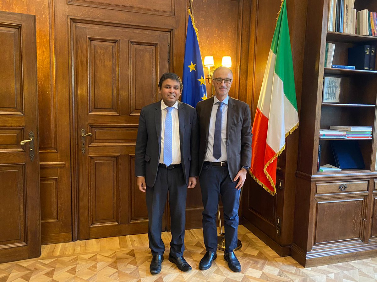 BCGMilan's tweet photo. Consul General M J H Jabed today met with Mr. Giorgio Calculli, Vice Director of the Association of Italian Textile Machinery Manufacturers. They discussed Bangladesh’s participation in the International Textile and Garment Technology Exhibition to be held in Milan next year. https://t.co/3j1ixaZQmy