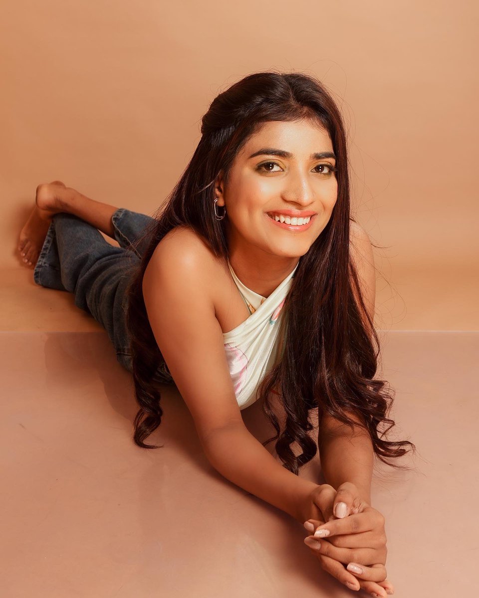 ManyaSinghMI's tweet photo. Only smiles for our #ManyaFam 😊❤️
.
.
.
.
.
#ManyaFam #ManyaArmy #ManyaSingh #ManyaFandom #Manyians https://t.co/zJpPJrApGu