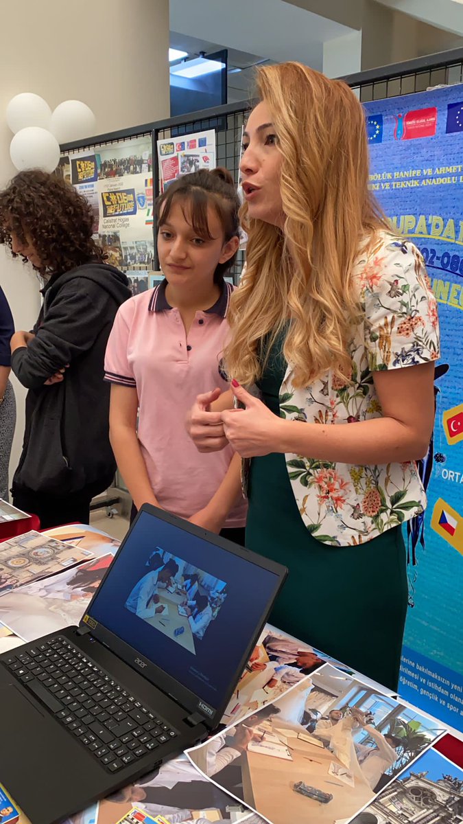 HapmtalModaStaj's tweet photo. Denizli İl Milli Eğitim Müdürlüğünün düzenlemiş olduğu “Erasmus Günleri 2022” etkinliğine,okulumuzu temsilen katılarak Erasmus+ projemizi sergiledik.
@ulusalajans #ErasmusDays https://t.co/MNlyiBV4UK