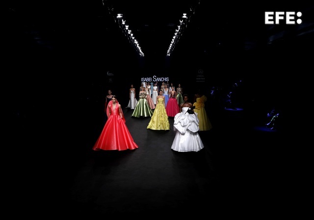 👗 La Mediterránea Fashion Week se estrena con Isabel Sanchís y Francisco Saez.